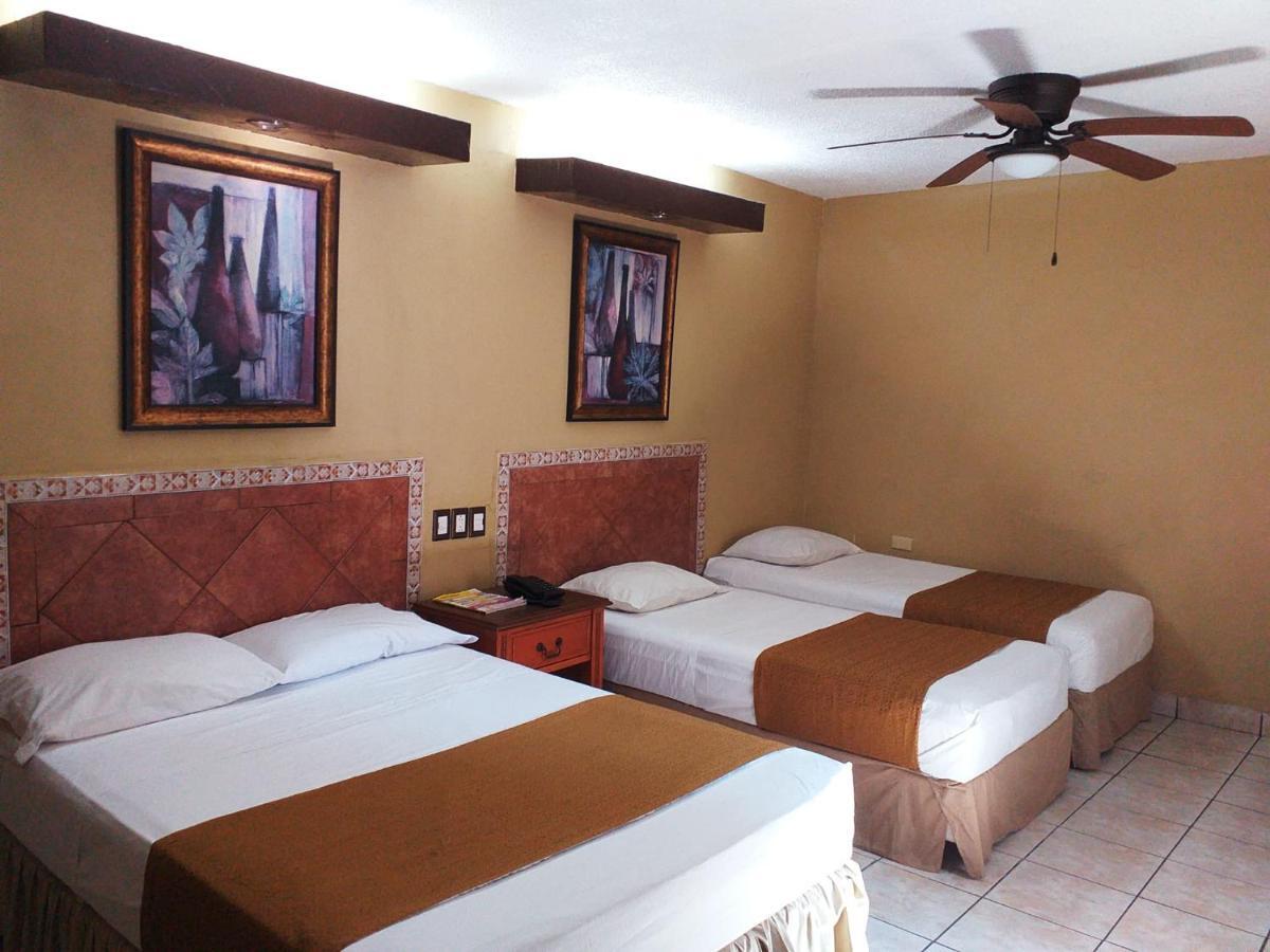 Hotel Hacienda Del Viejo Matamoros  Exterior photo